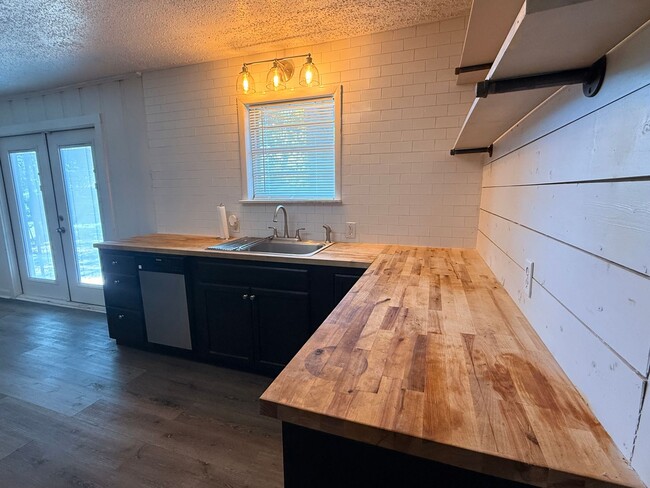 Photo - Beautiful 3/2 Home in Central Longview!
