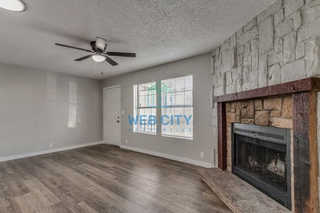 Photo - 245 Alexandria St