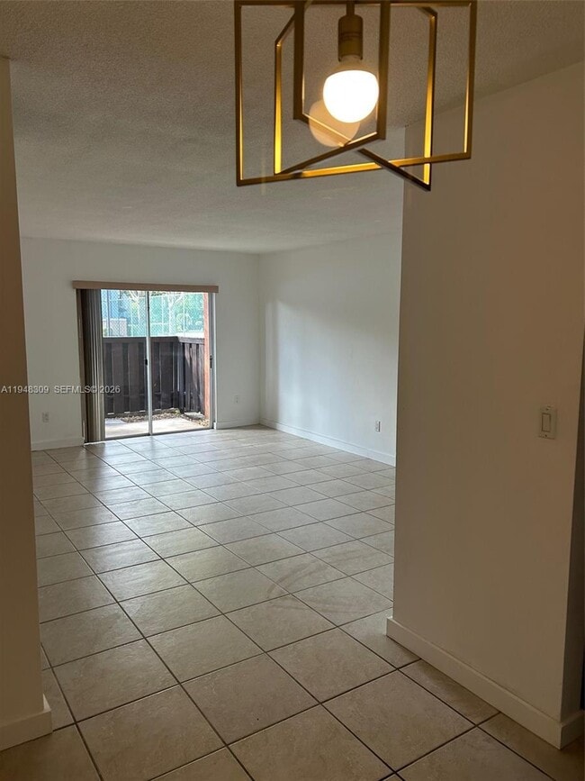 Photo - 10740 N Kendall Dr Unit L19