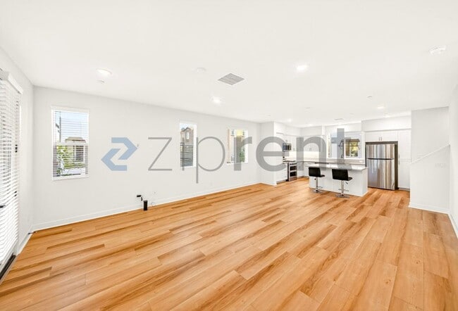 Photo - 2215 W Orange Ave