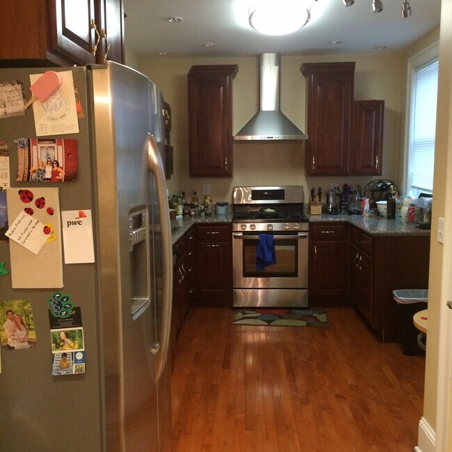 Photo - 1906 Sarah St