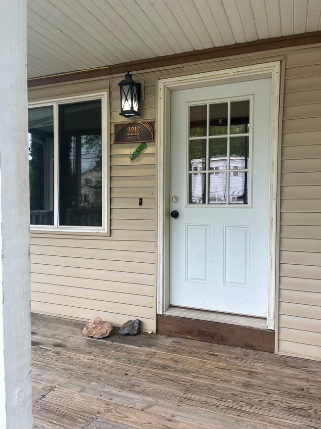 Photo - 2212 Longyear Ave