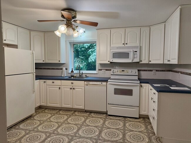 Photo - 12 Clewes Rd