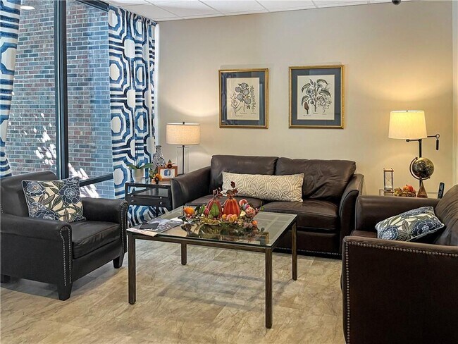 Photo - 475 Mount Vernon Hwy NE Unidad C229