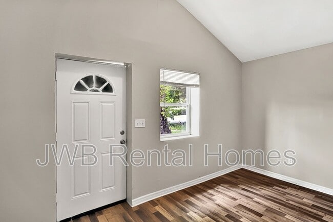 Photo - 3803 Gladys St Unit B