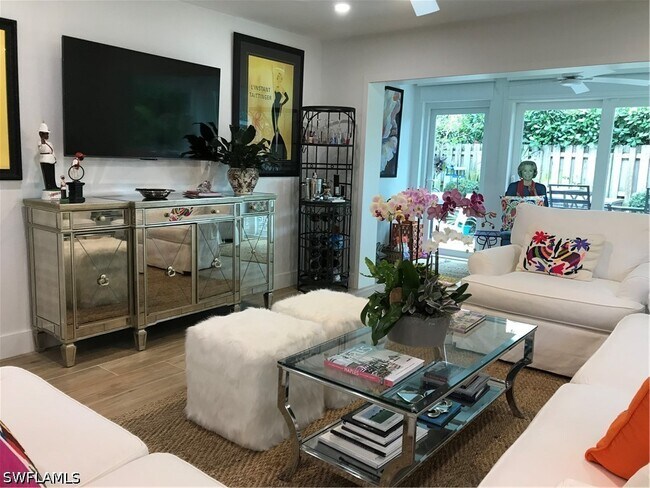 Building Photo - 302 2nd St S Unit 302