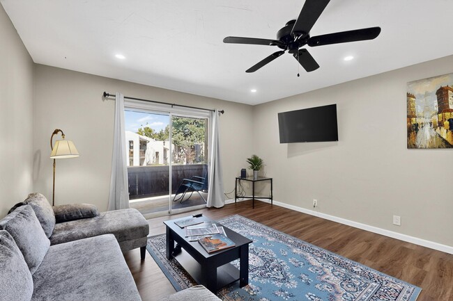 Photo - 1601 Pennsylvania St NE Unit T6