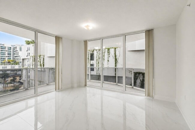 Photo - 601 NE 23rd St Unit 706