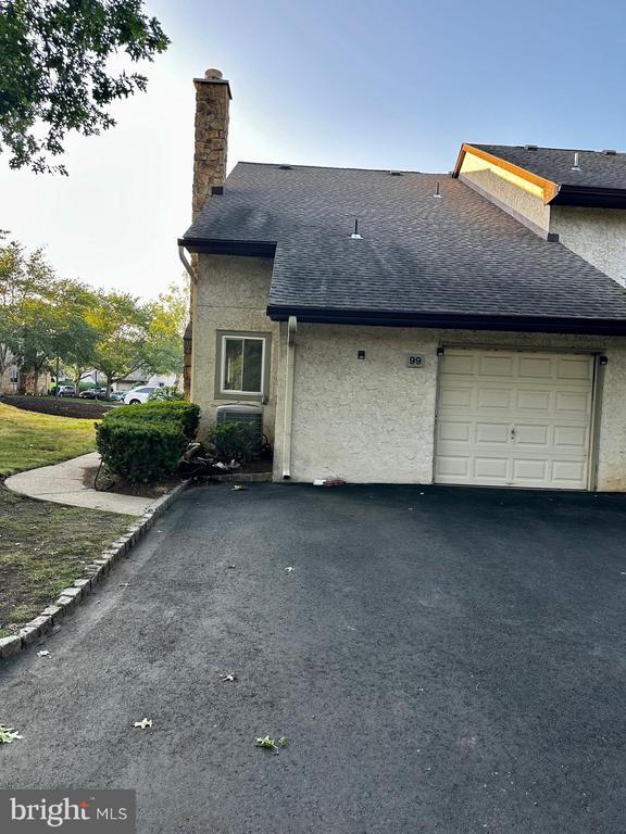 Photo - 99 Thoreau Dr