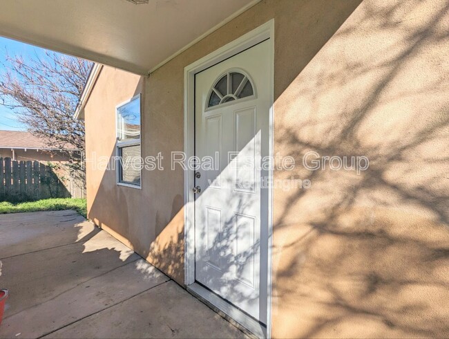 Photo - 7526 Sterling Dr House
