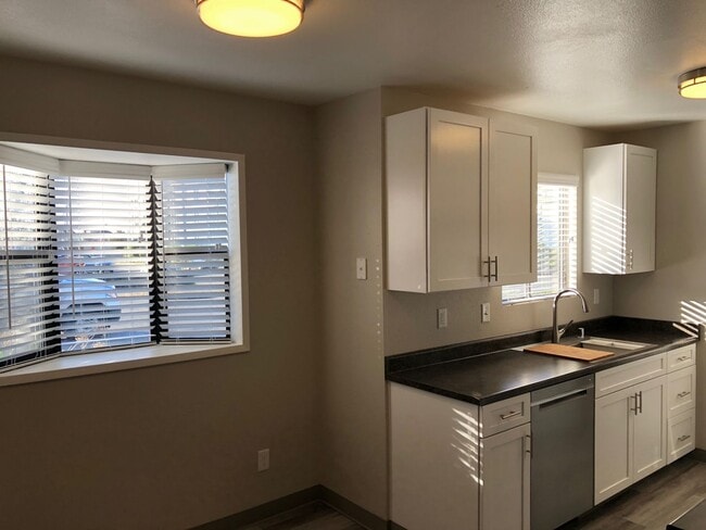 Photo - 606 8th St Unit # 2