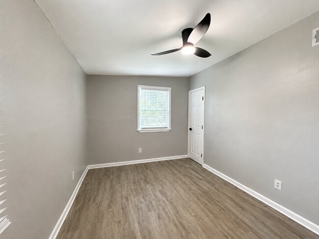 Photo - 1672 Thornton Pl SW Unidad B