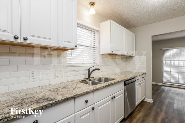 Photo - 800 W Cheryl Ave