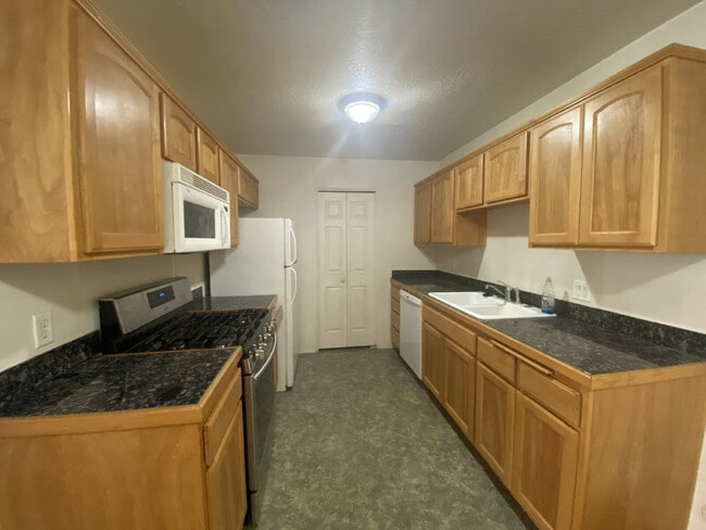 Photo - "2-Bedroom Condo in Saint George - Cozy Comfort with Modern Touches!" Unit 12