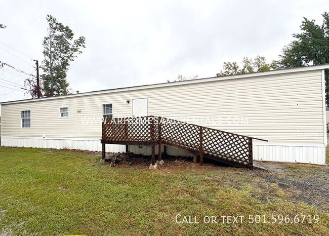 Building Photo - 617 S 2nd St Rental