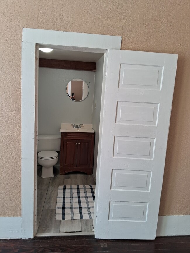 Photo - 704 S Anglin St Unit 4 Bedroom 3 Bathroom