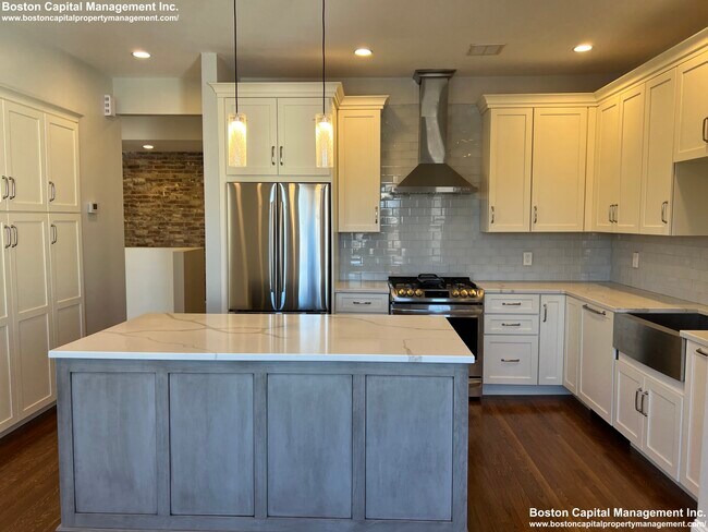 Building Photo - 731 Cambridge St Unit 2