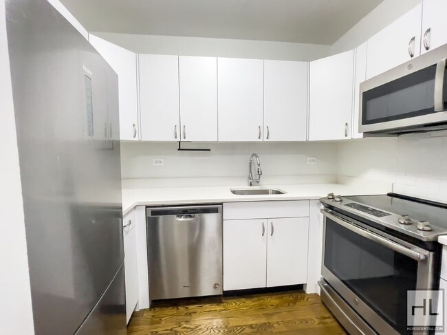 Photo - EAST 69 STREET Unidad 5E