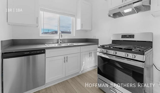 Building Photo - 600 N Soto St Unit 207