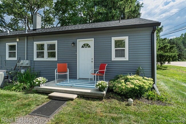 Building Photo - 2392 W Auburn Rd