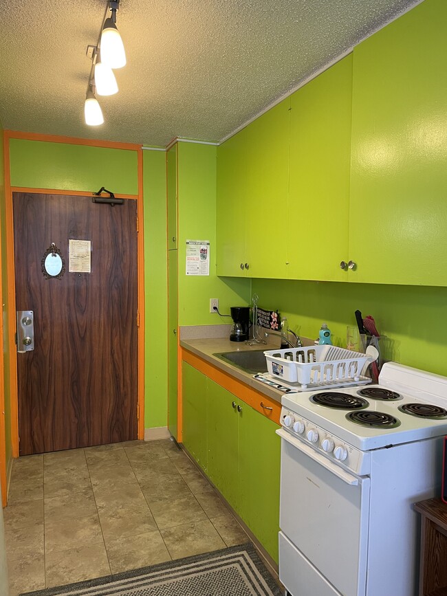 kitchen - 1550 Rycroft St Unit #514