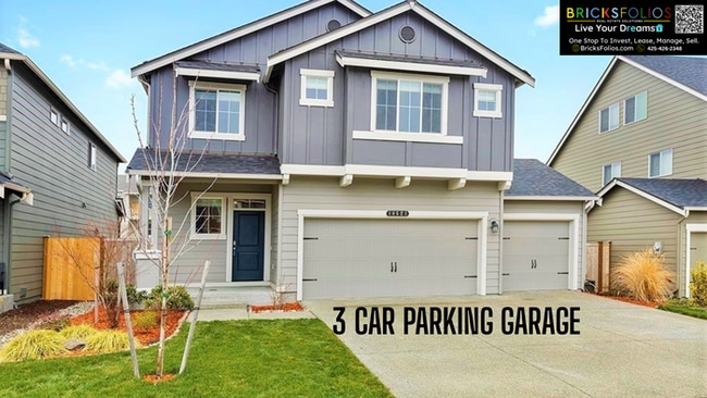 5 BEDROOMS | A/C | 3-CAR GARAGE | FENCED BACKYARD | 2,780 SQ. FT. | CONVENIENT TO JBLM