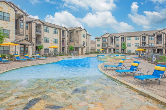 Building Photo - Willowbend Rental