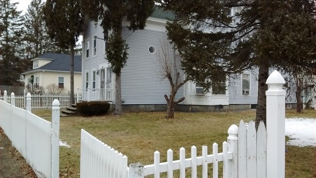 Building Photo - 166 Sutton St Unit 1