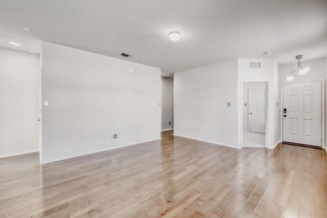 Photo - 183 Eves Necklace Dr.