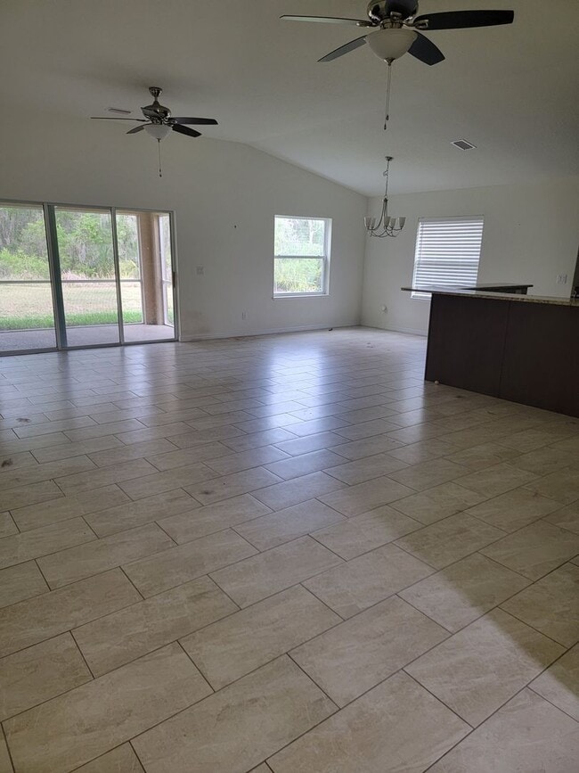 Photo - Gorgeous 2/2/2 + Den in Heritage Oaks!!!