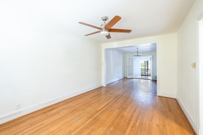 Photo - 333 17th Pl NE