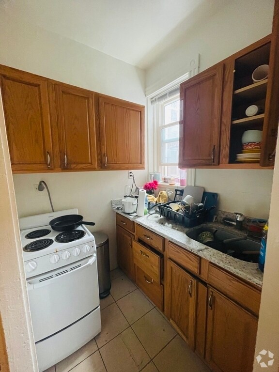 Building Photo - 11 Tetlow St Unit 38 Rental