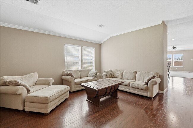 Photo - 2018 Leisure Ln