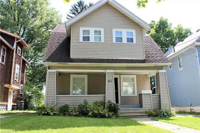 4 Bedroom 1 Bathroom House in Akron - 4 Bedroom 1 Bathroom House in Akron