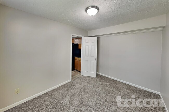 1464 Rebecca Ln