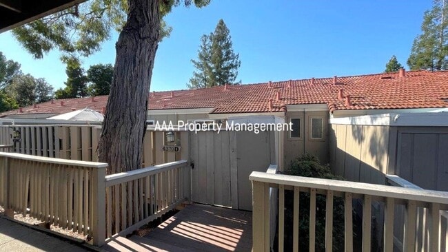 Photo - Concord Beautiful 4 bedroom 2.5 bathroom townhouse, 1496 sq ft available now!