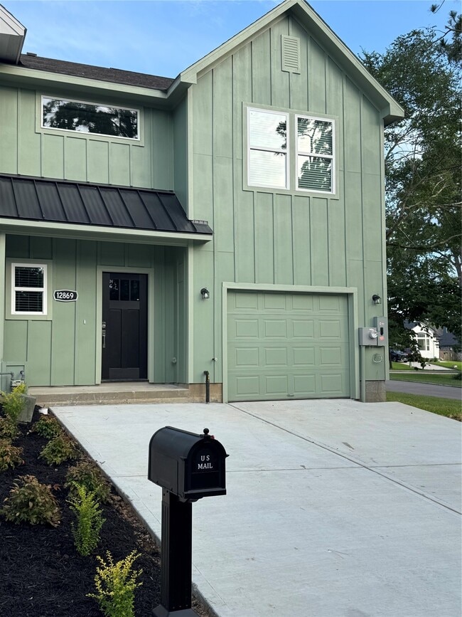 Building Photo - 12869 Andromeda Ct