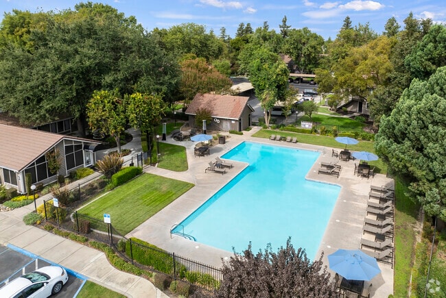 Aerial - Oak Park Rental