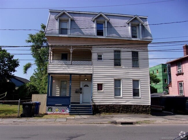 Building Photo - 11 Camp St Rental