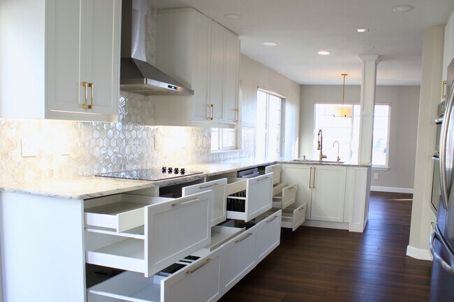 Photo - 4713 Spyglass Dr