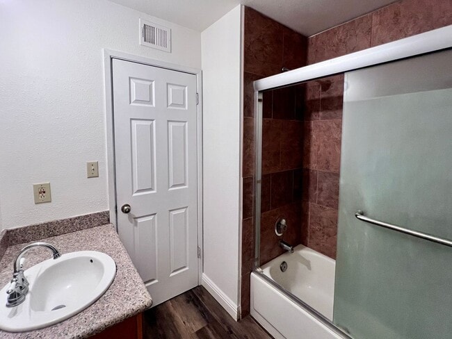 Photo - $2,195 Ashlan & Cornelia, 3 Bedroom House ...