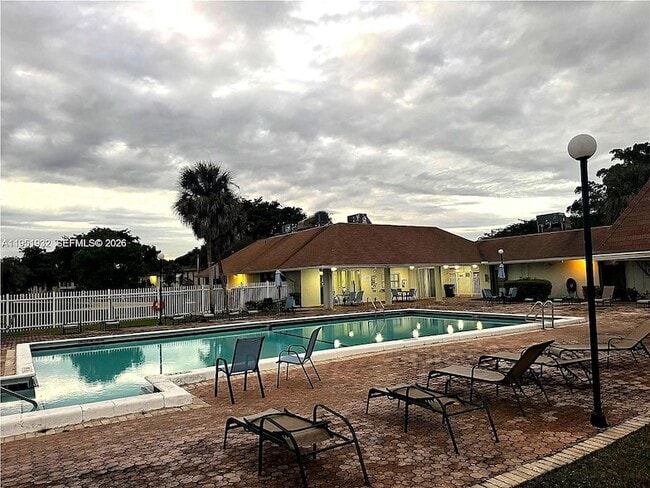 Photo - 5482 Lakewood Cir S