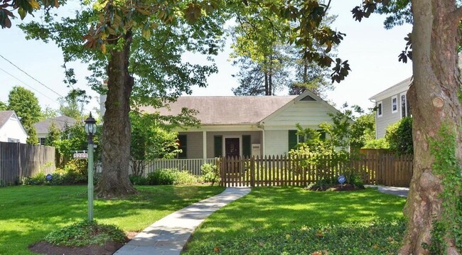Sassy on Sangamore - 3 BED + 2 FB Av. Earl... - Sassy on Sangamore - 3 BED + 2 FB Av. Earl... House