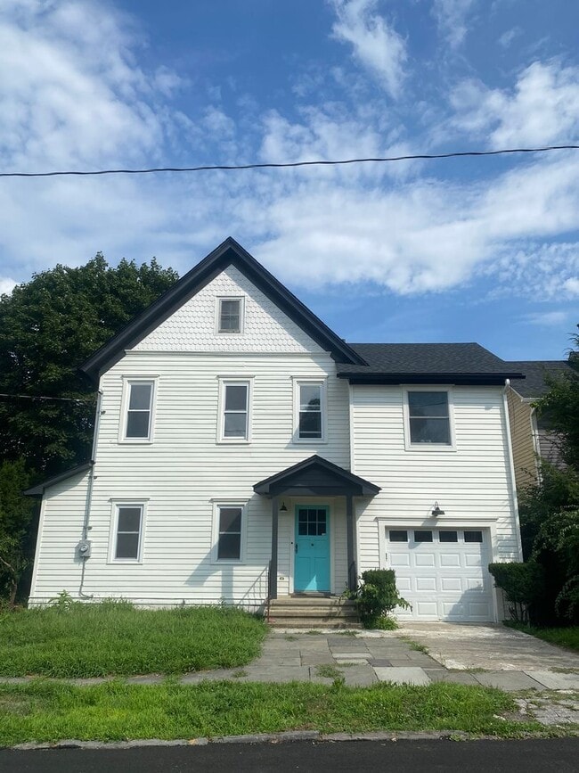 Building Photo - 254 W Chestnut St Rental