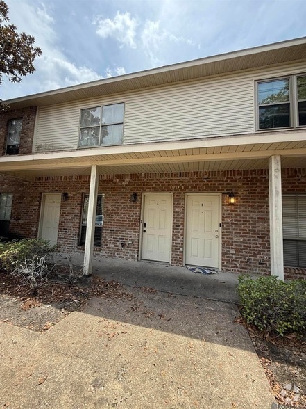 Building Photo - 828 Meadow Bend Dr Unit G Rental