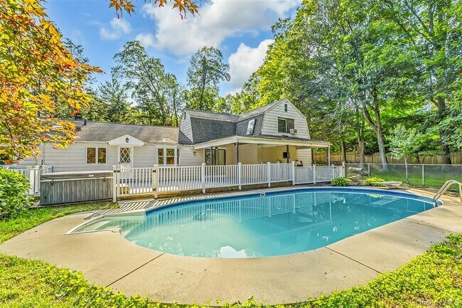 Photo - 8 West Ln