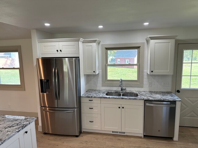 Photo - 2511 W Main St