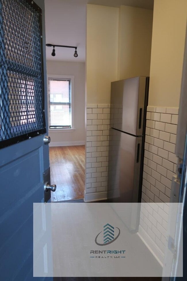 Photo - 1700-1710 W Albion Unit 1704 - 3S