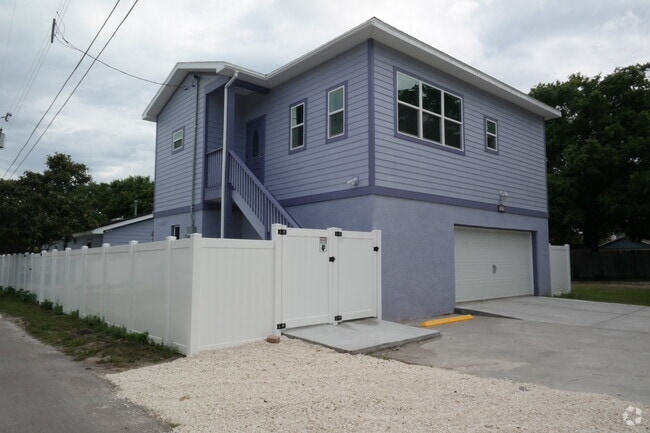Building Photo - 1025 7th St S Unit 1025 7th St S Rental