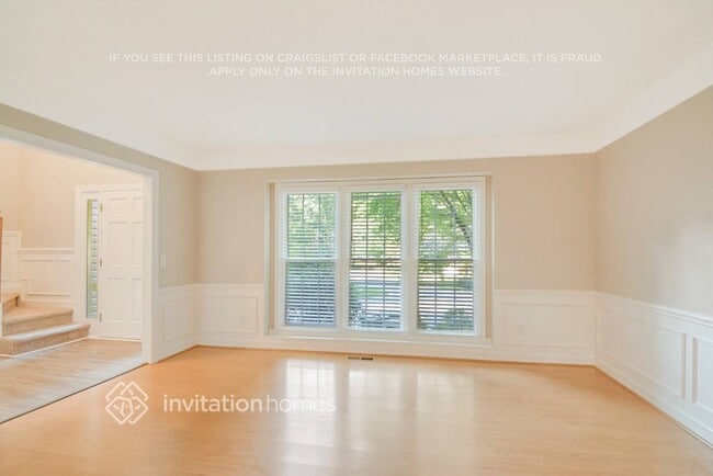 Photo - 305 Durington Pl